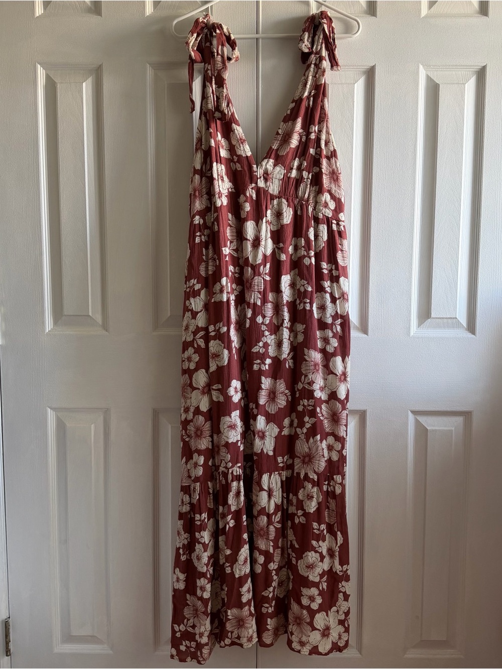 Abercrombie & Fitch Tie-Strap Floral Maxi Dress - Picture 2 of 6